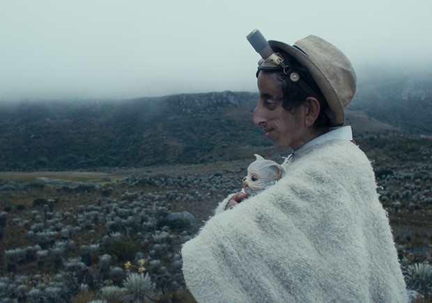 Imagen de la película Entre la niebla de Augusto Sandino