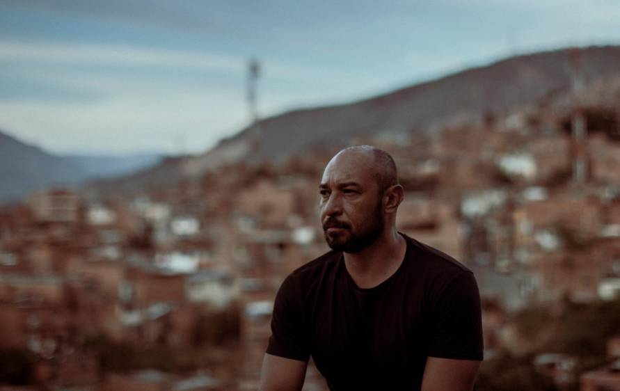Gilmer Mesa con Aranjuez de fondo